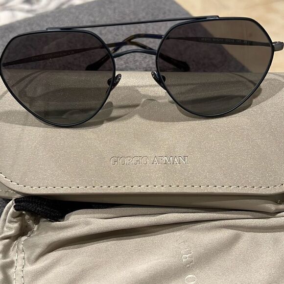 Giorgio Armani sunglasses - Picture 2 of 5